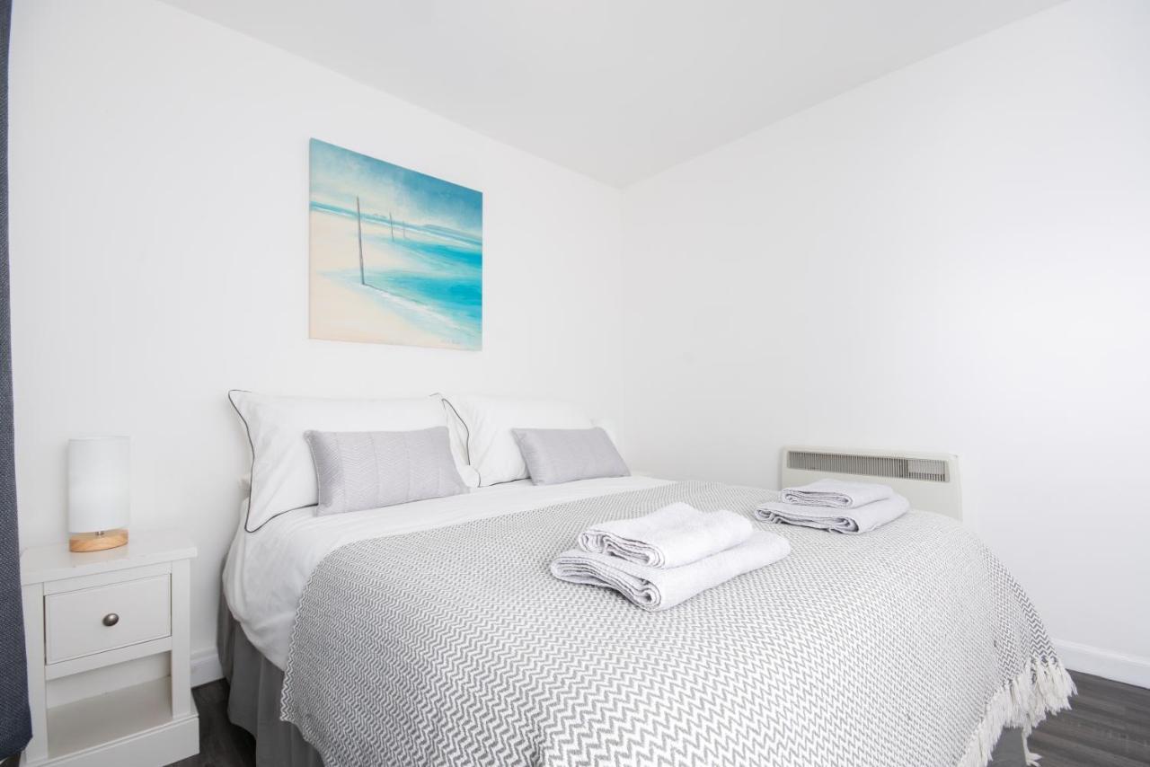 Dwellcome Home Ltd 2 Bedroom King & Double Central Apartment, Free Allocated Barrier Secured Parking Space At Rear Entrance & Fast Wifi, Ideal For Long Term Contractor, Corporate, Etc Stays, Regular Housekeeping Option - See Our Site For Assurance Aberdeen Exteriér fotografie